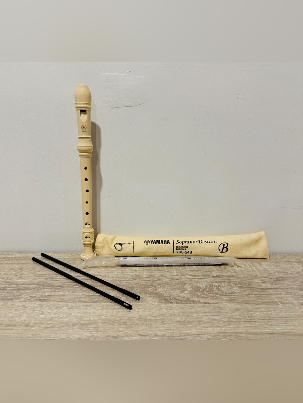 Yamaha YRS-24B Soprano Descant Recorder (Baroque Fingering) w/ Bag & Accessories